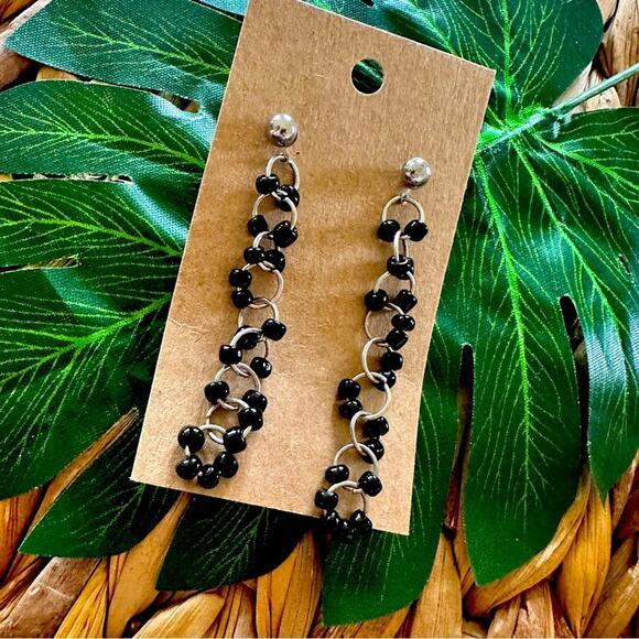 BOGO FREE VTG DANGLING EARRINGS - Picture 1 of 5